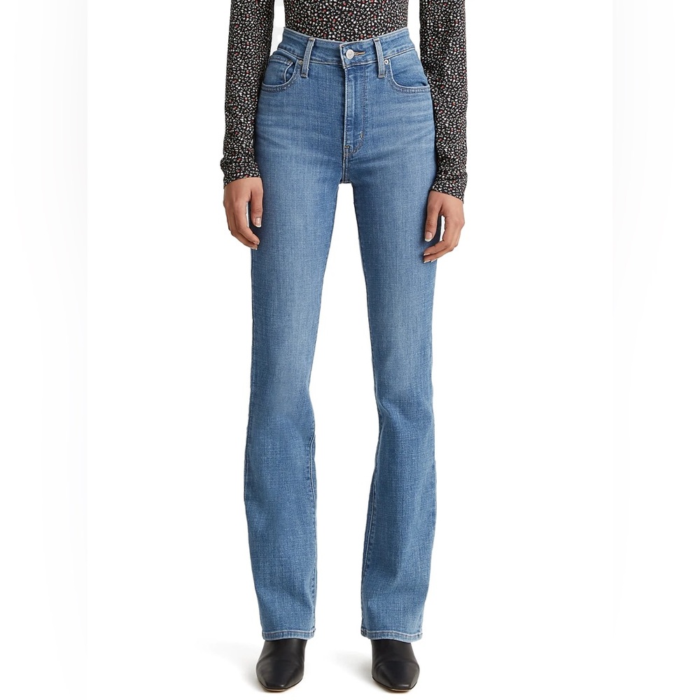 Levi’s 725 High Rise Bootcut Jean